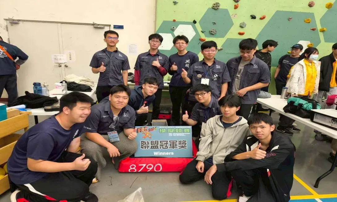 Protected: 高中生自造機器人勇闖國際賽！你的支持讓FRC 8790團隊夢想起飛
